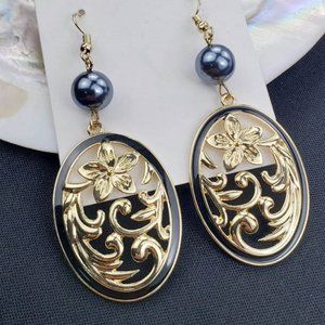 Hawaiian heirloom pearl earrings